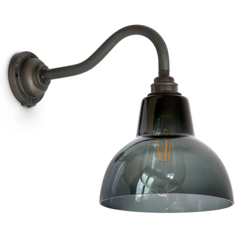 Begrenztes Angebot Gussarm-Wandleuchte mit Rauchglas-Schirm YORK