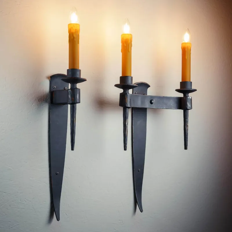 Abverkauf Handgeschmiedete Kerzen-Wandleuchte (Kandelaber), ein- oder zweiflammig