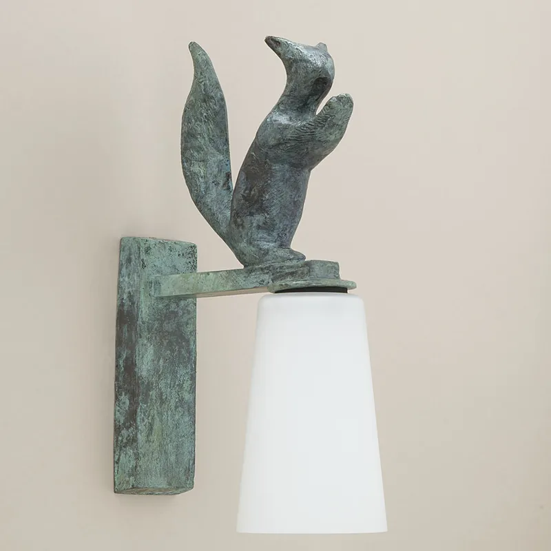 Sonderangebot Charmante Wandleuchte mit Eichhörnchen-Dekor aus Bronzeguss Edy
