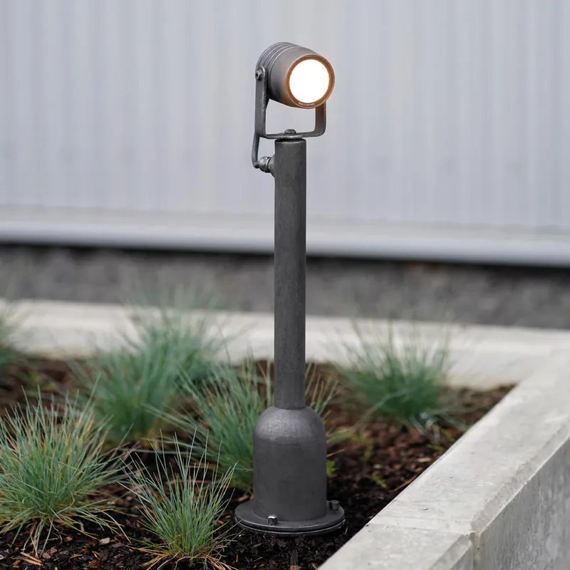 Jetzt Bestellen LED-Strahlerleuchte aus Schmiedeeisen für Garten oder Terrasse AL 6913