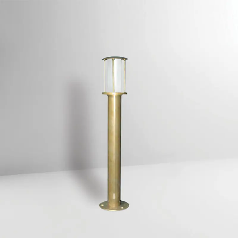 Klassisch-moderne Wegeleuchte mit Messingstreben Teres 5 Faros Must-Have